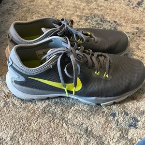 Nike Size 8.5 Tennis Shoes